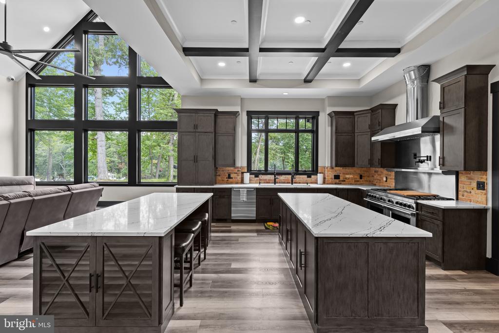 RARE BACK CREEK WATERFRONT NEW CONSTRUCTION + 26 SLIP MARINA| 7962 FRANCES LANE