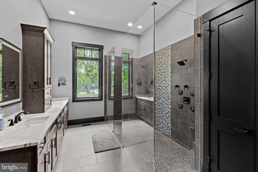 RARE BACK CREEK WATERFRONT NEW CONSTRUCTION + 26 SLIP MARINA| 7962 FRANCES LANE