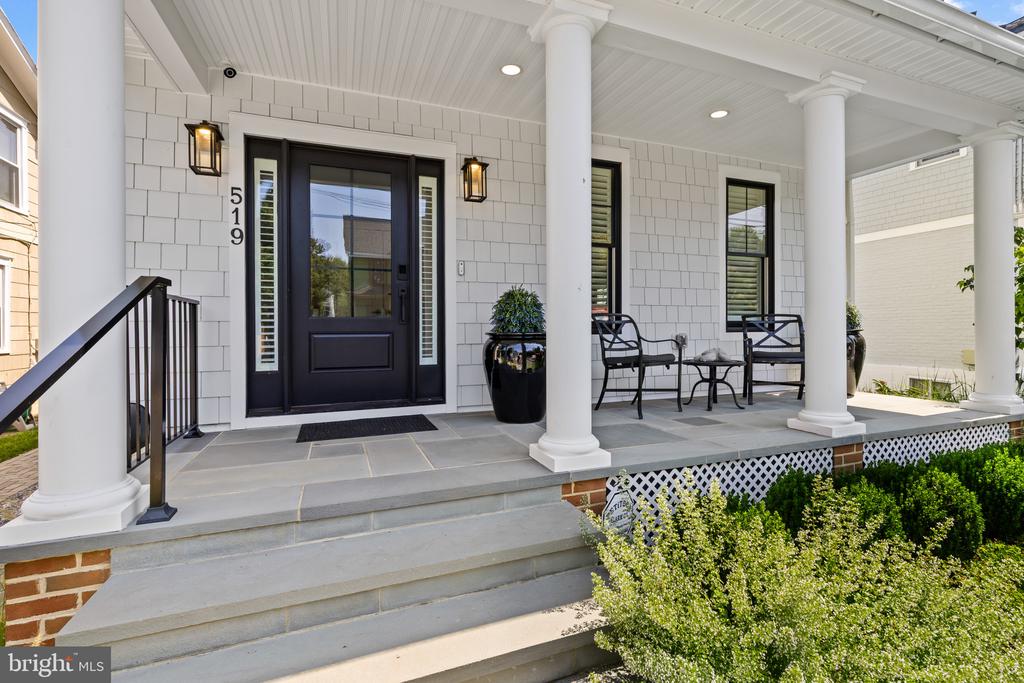 WALKABLE EASTPORT HOME | 519 6TH STREET