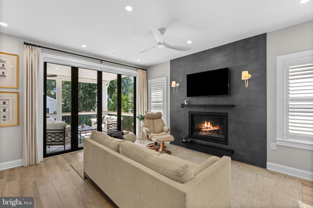 WALKABLE EASTPORT HOME | 519 6TH STREET