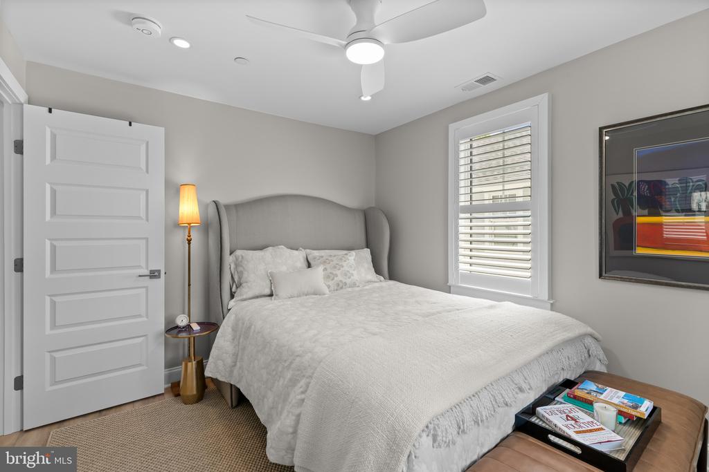 WALKABLE EASTPORT HOME | 519 6TH STREET