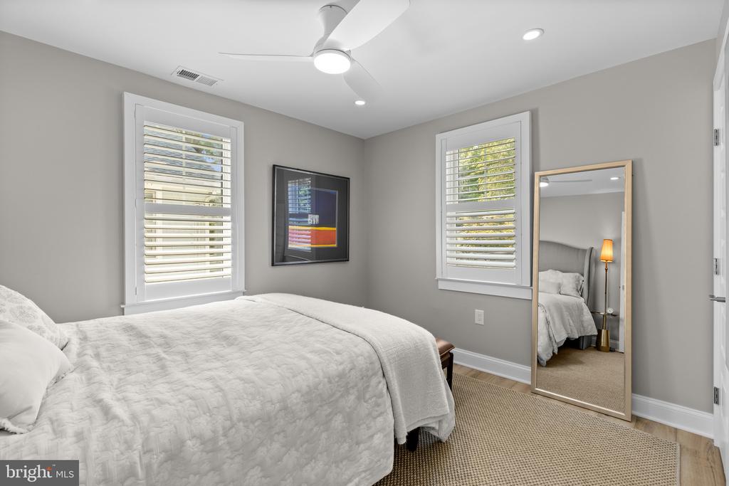 WALKABLE EASTPORT HOME | 519 6TH STREET