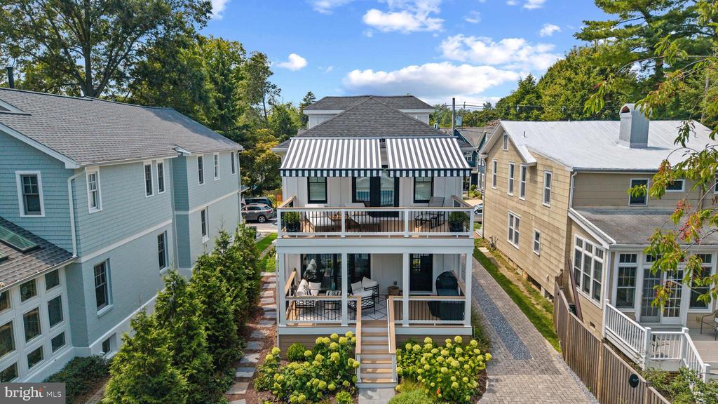 WALKABLE EASTPORT HOME | 519 6TH STREET