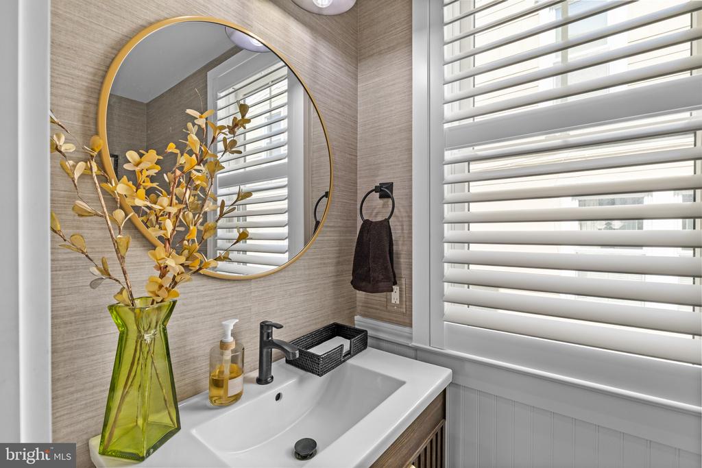 WALKABLE EASTPORT HOME | 519 6TH STREET