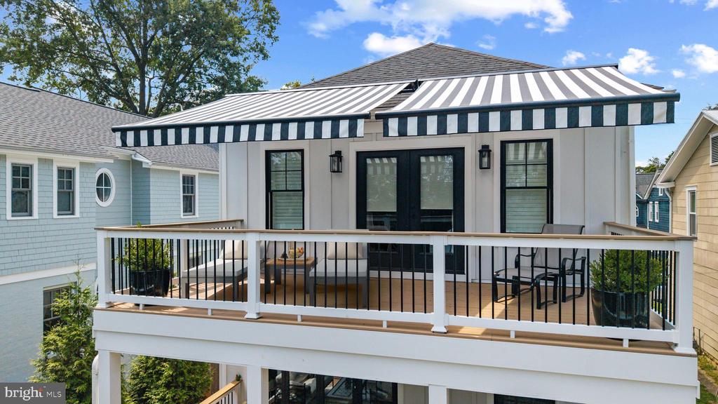 WALKABLE EASTPORT HOME | 519 6TH STREET