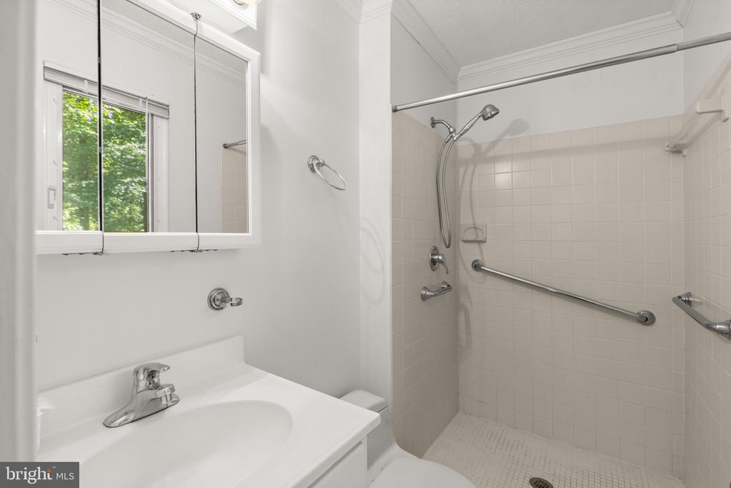 OVER AN ACRE IN DAVIDSONVILLE | 1282 LAVALL DRIVE