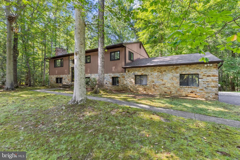 OVER AN ACRE IN DAVIDSONVILLE | 1282 LAVALL DRIVE