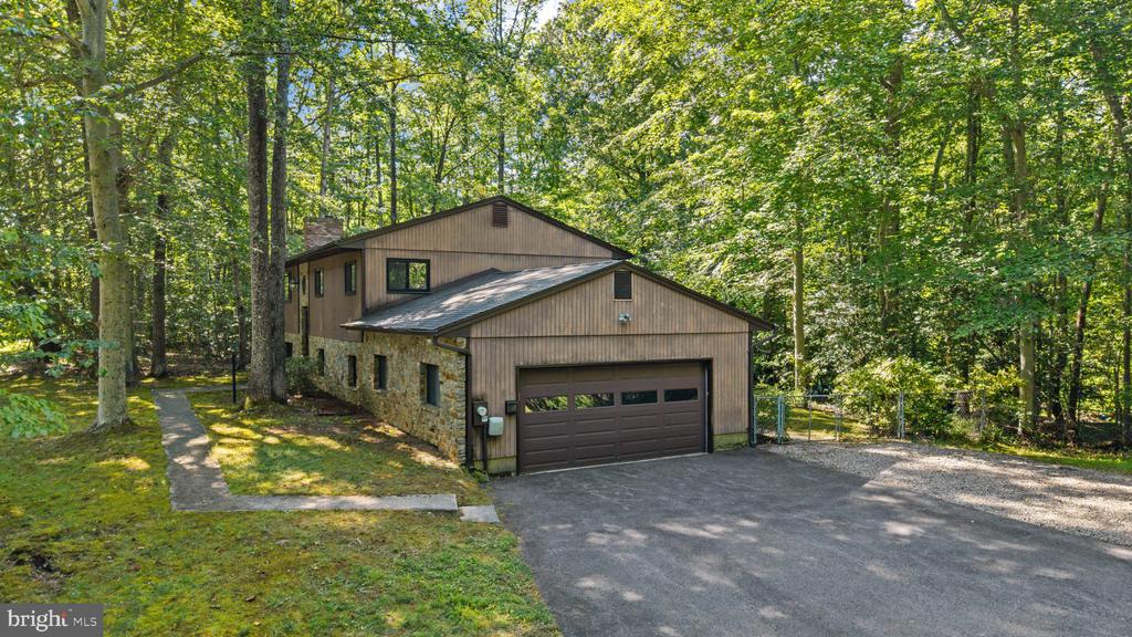 OVER AN ACRE IN DAVIDSONVILLE | 1282 LAVALL DRIVE