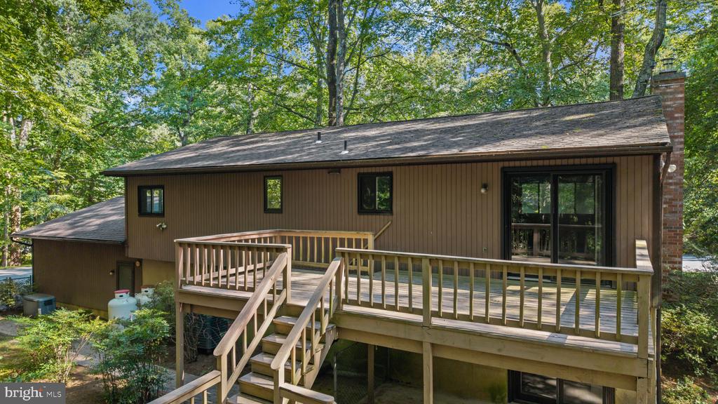 OVER AN ACRE IN DAVIDSONVILLE | 1282 LAVALL DRIVE