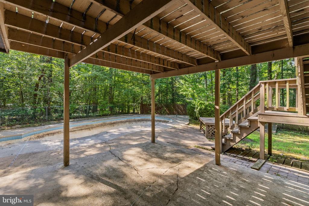 OVER AN ACRE IN DAVIDSONVILLE | 1282 LAVALL DRIVE