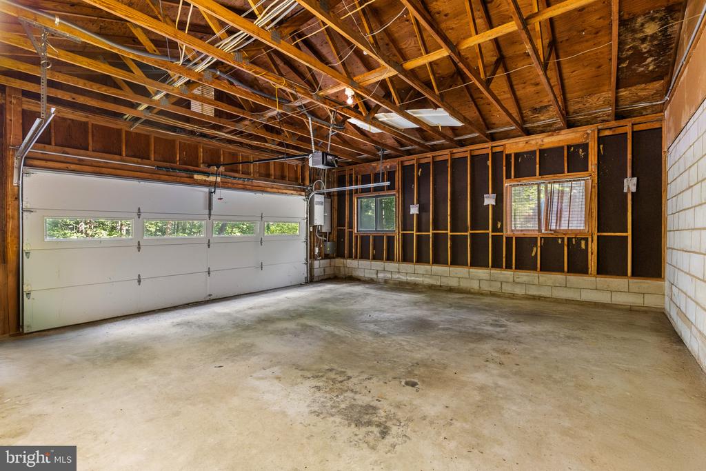 OVER AN ACRE IN DAVIDSONVILLE | 1282 LAVALL DRIVE