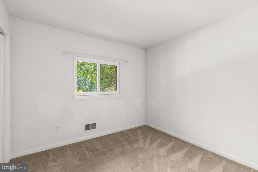 OVER AN ACRE IN DAVIDSONVILLE | 1282 LAVALL DRIVE