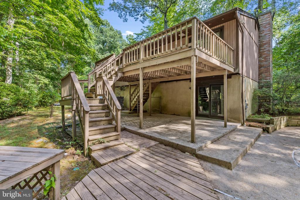 OVER AN ACRE IN DAVIDSONVILLE | 1282 LAVALL DRIVE