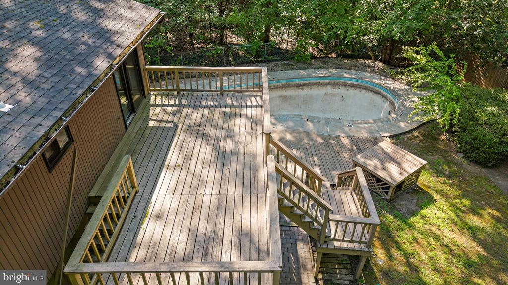 OVER AN ACRE IN DAVIDSONVILLE | 1282 LAVALL DRIVE