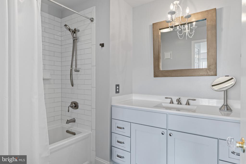 CHESAPEAKE HARBOUR WATER VIEWS | 7026 CHANNEL VILLAGE COURT Unit: T2