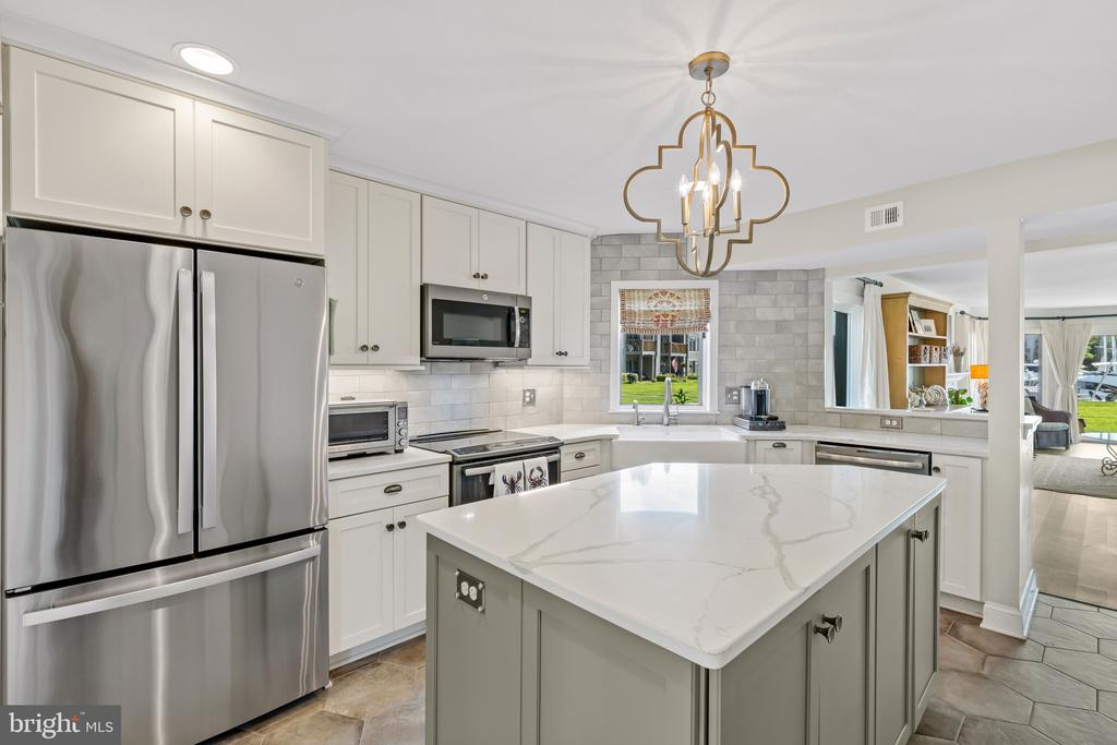 CHESAPEAKE HARBOUR WATER VIEWS | 7026 CHANNEL VILLAGE COURT Unit: T2
