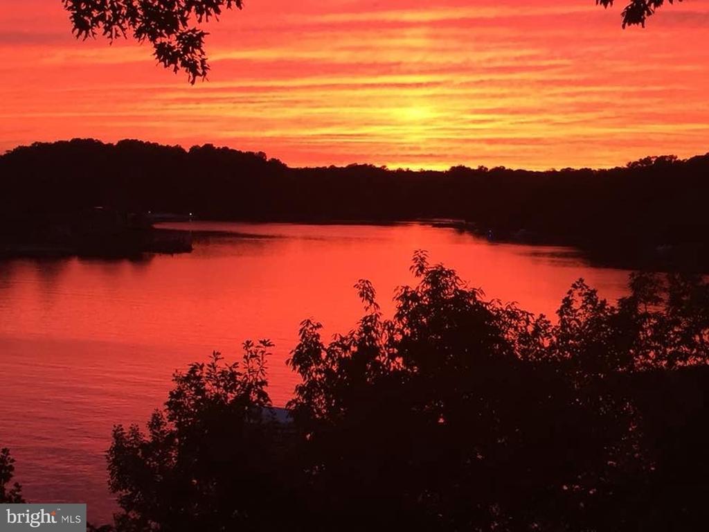 ANNAPOLIS WATERFRONT HOME | 2915 SOUTH COURT