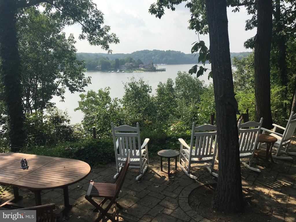 ANNAPOLIS WATERFRONT HOME | 2915 SOUTH COURT