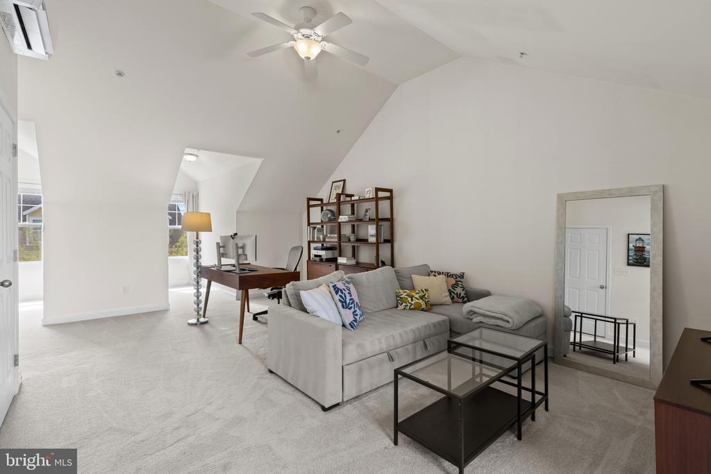 101 CARRAWAY LANE