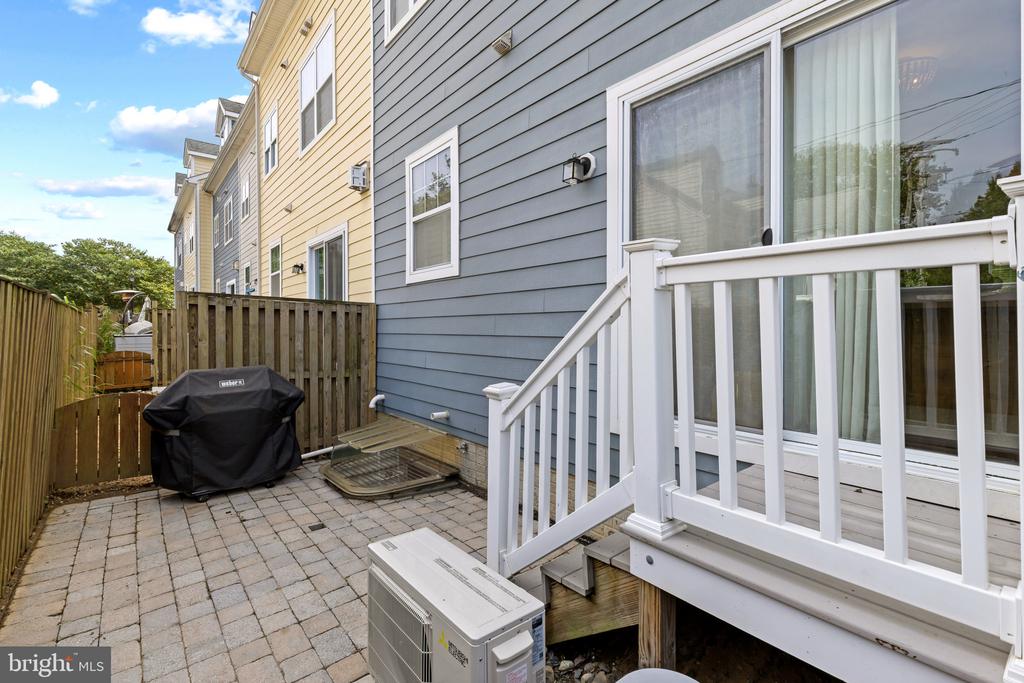 101 CARRAWAY LANE