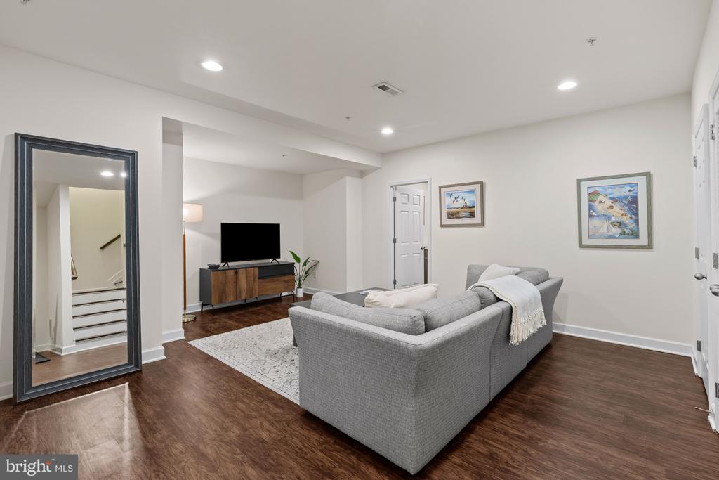 101 CARRAWAY LANE