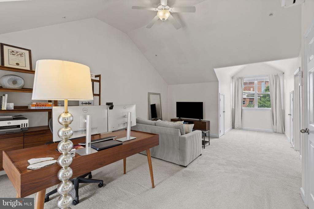 101 CARRAWAY LANE