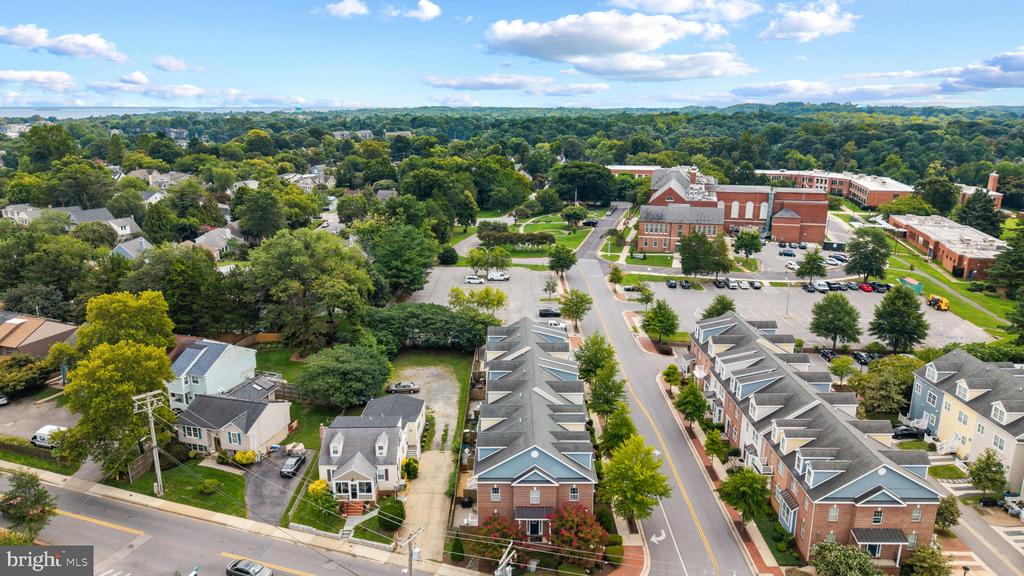 101 CARRAWAY LANE