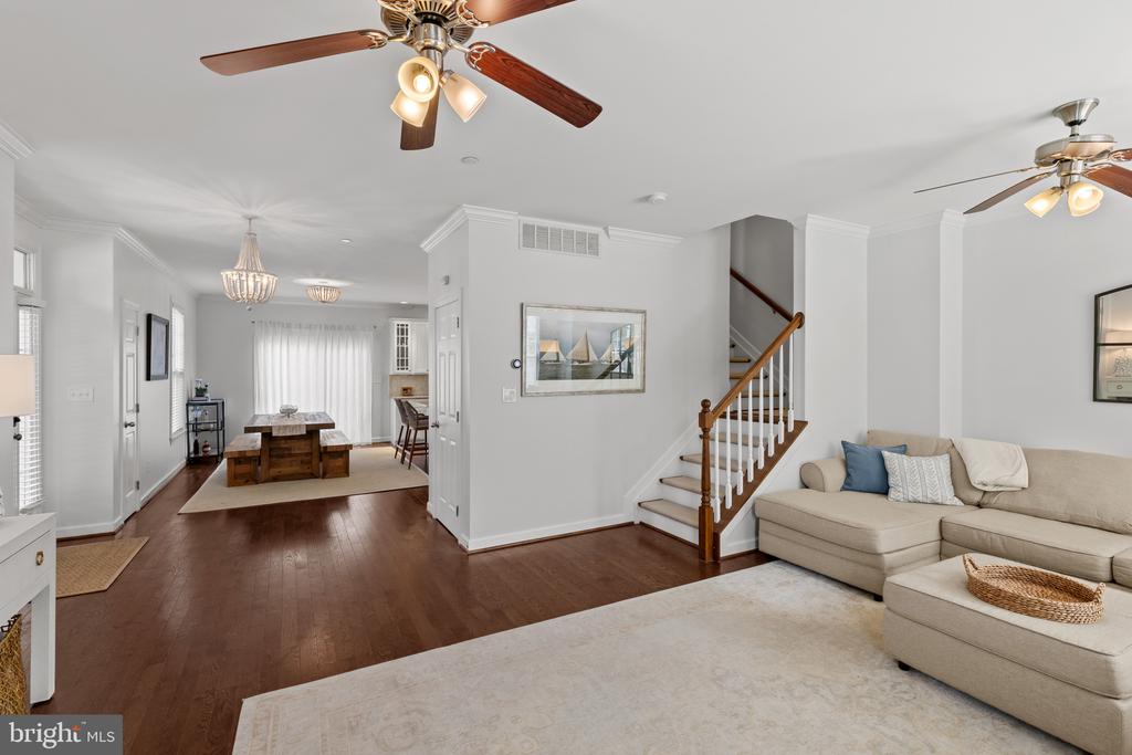 101 CARRAWAY LANE