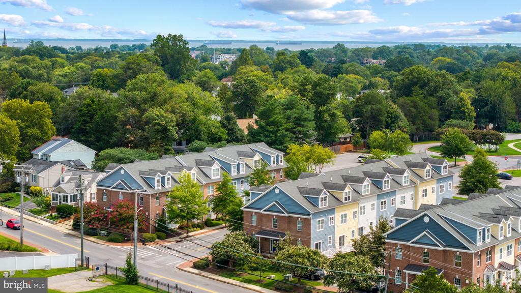 101 CARRAWAY LANE