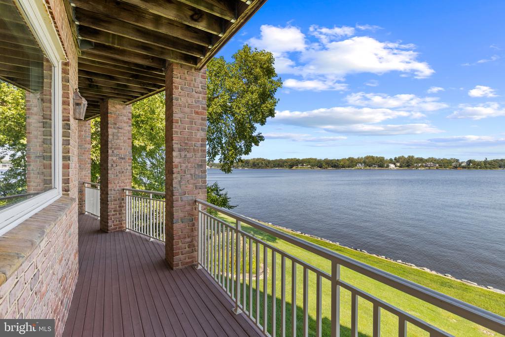 SOUTH RIVER WATERFRONT | 720 SOUTH RIVER LANDING ROAD