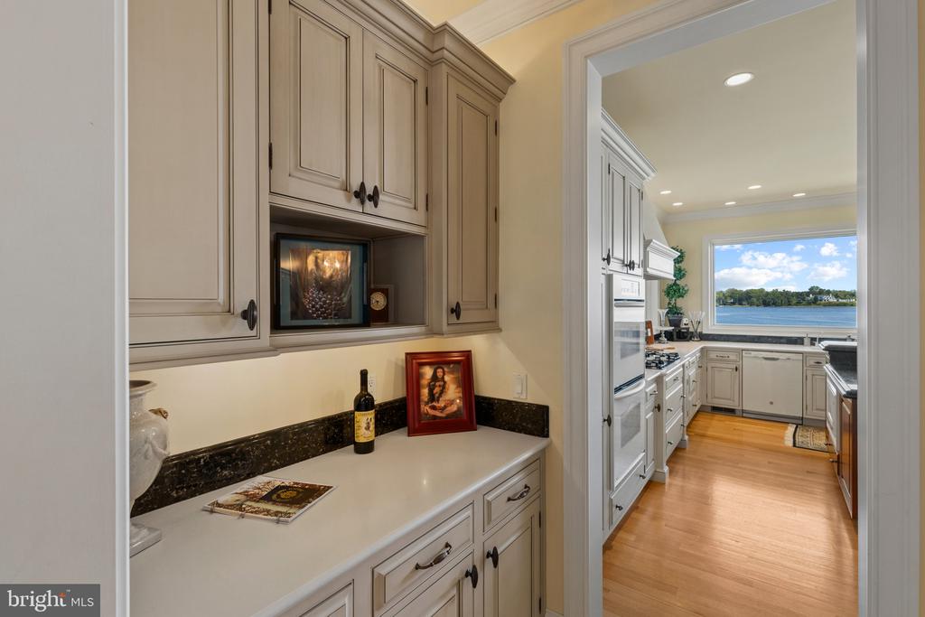 SOUTH RIVER WATERFRONT | 720 SOUTH RIVER LANDING ROAD