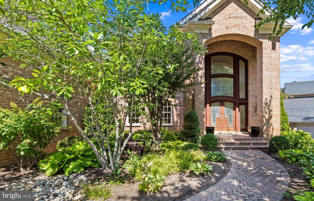SOUTH RIVER WATERFRONT | 720 SOUTH RIVER LANDING ROAD