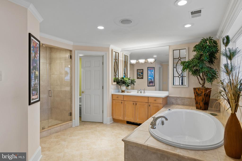 SOUTH RIVER WATERFRONT | 720 SOUTH RIVER LANDING ROAD