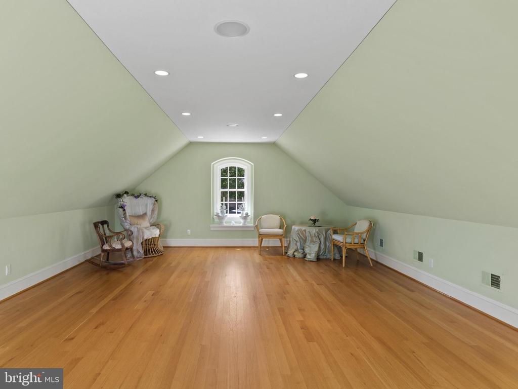 SOUTH RIVER WATERFRONT | 720 SOUTH RIVER LANDING ROAD