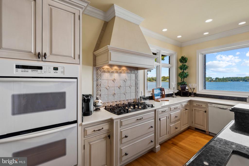 SOUTH RIVER WATERFRONT | 720 SOUTH RIVER LANDING ROAD