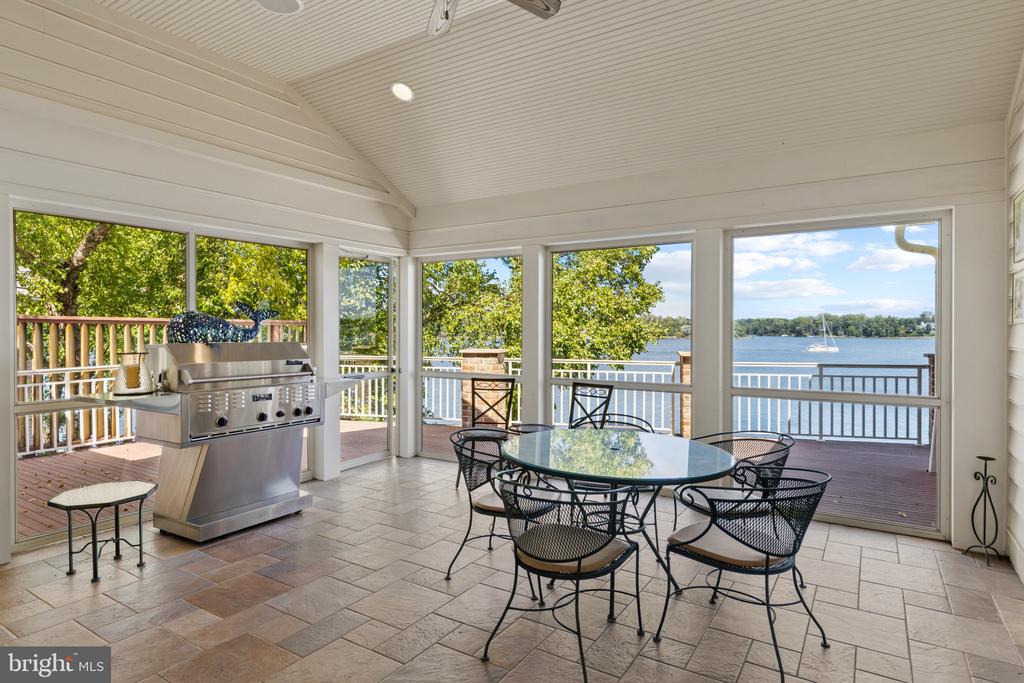SOUTH RIVER WATERFRONT | 720 SOUTH RIVER LANDING ROAD