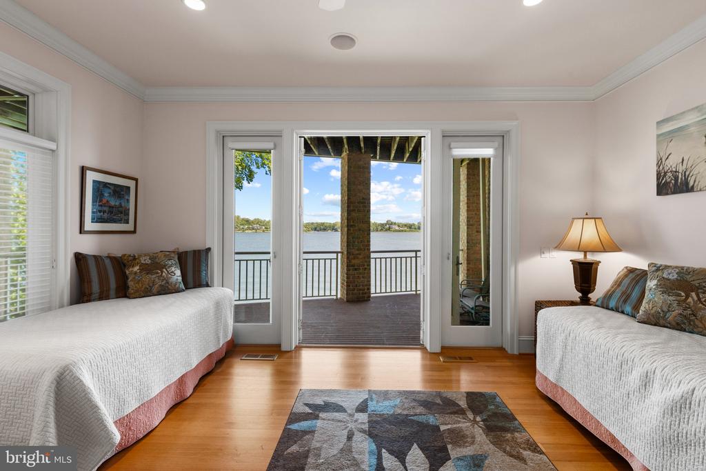 SOUTH RIVER WATERFRONT | 720 SOUTH RIVER LANDING ROAD