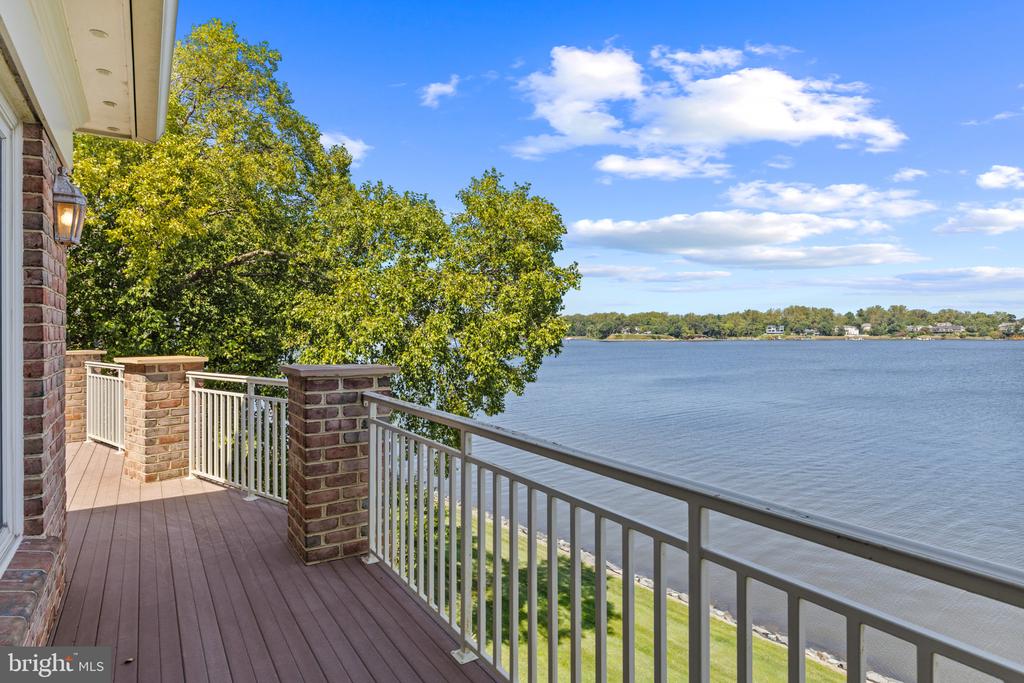 SOUTH RIVER WATERFRONT | 720 SOUTH RIVER LANDING ROAD