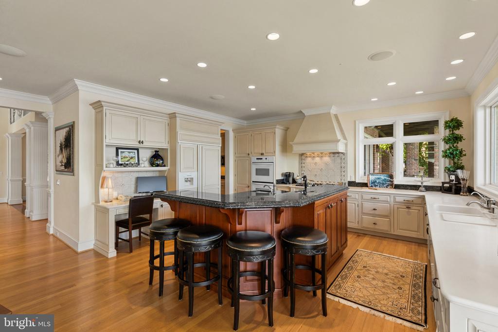 SOUTH RIVER WATERFRONT | 720 SOUTH RIVER LANDING ROAD