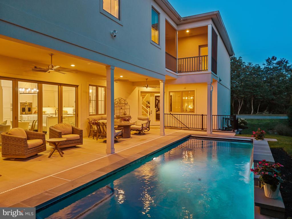 204 S VILLA AVENUE