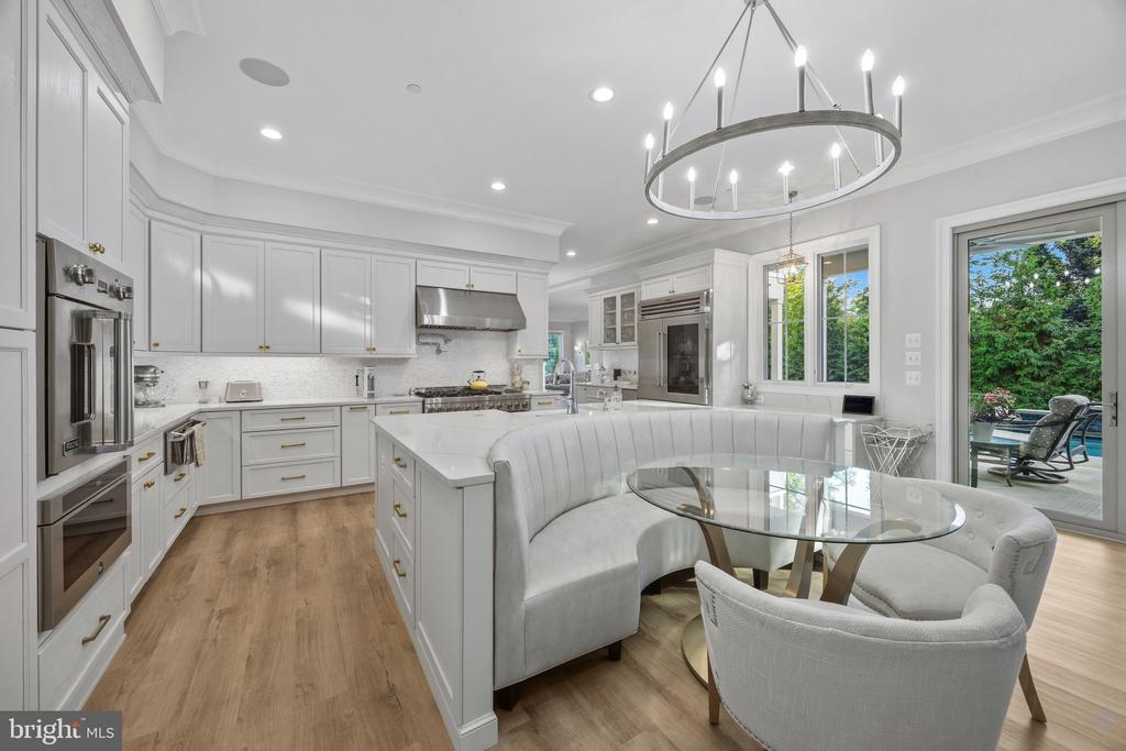 204 S VILLA AVENUE