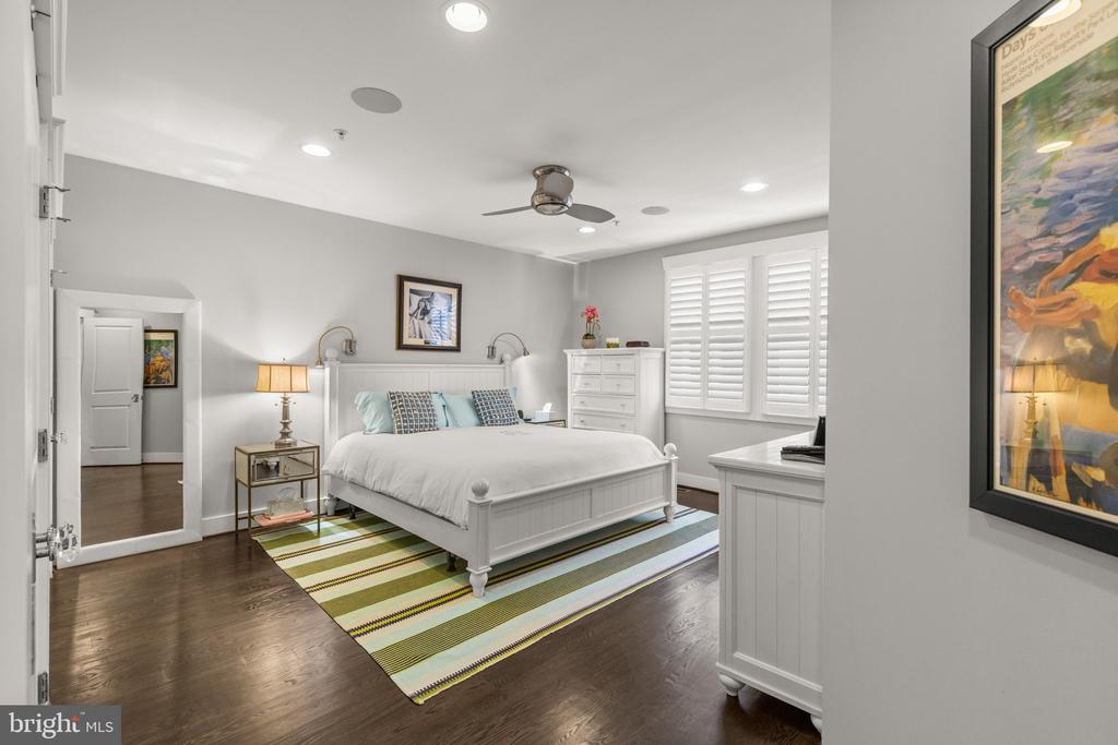 CHARMING RENOVATED EASTPORT CRAFTSMAN | 507 1ST STREET