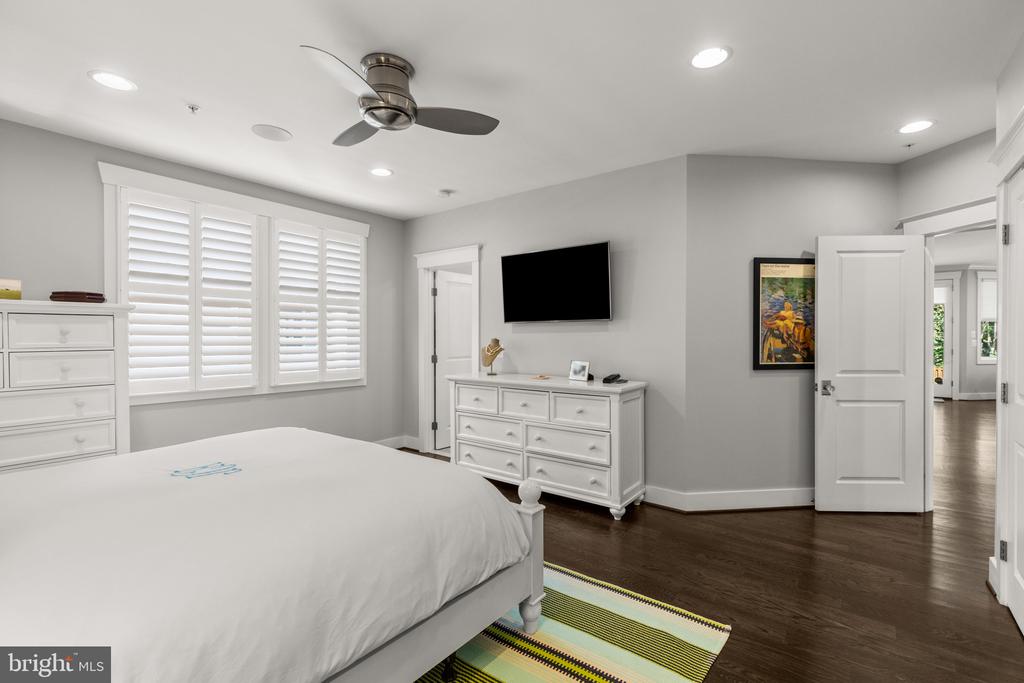 CHARMING RENOVATED EASTPORT CRAFTSMAN | 507 1ST STREET