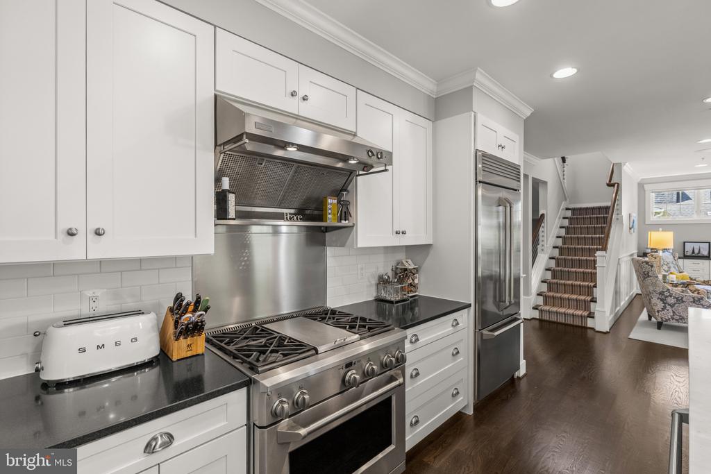 CHARMING RENOVATED EASTPORT CRAFTSMAN | 507 1ST STREET