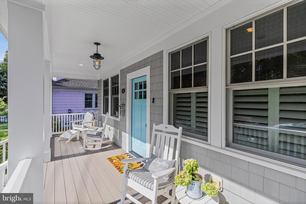 CHARMING RENOVATED EASTPORT CRAFTSMAN | 507 1ST STREET