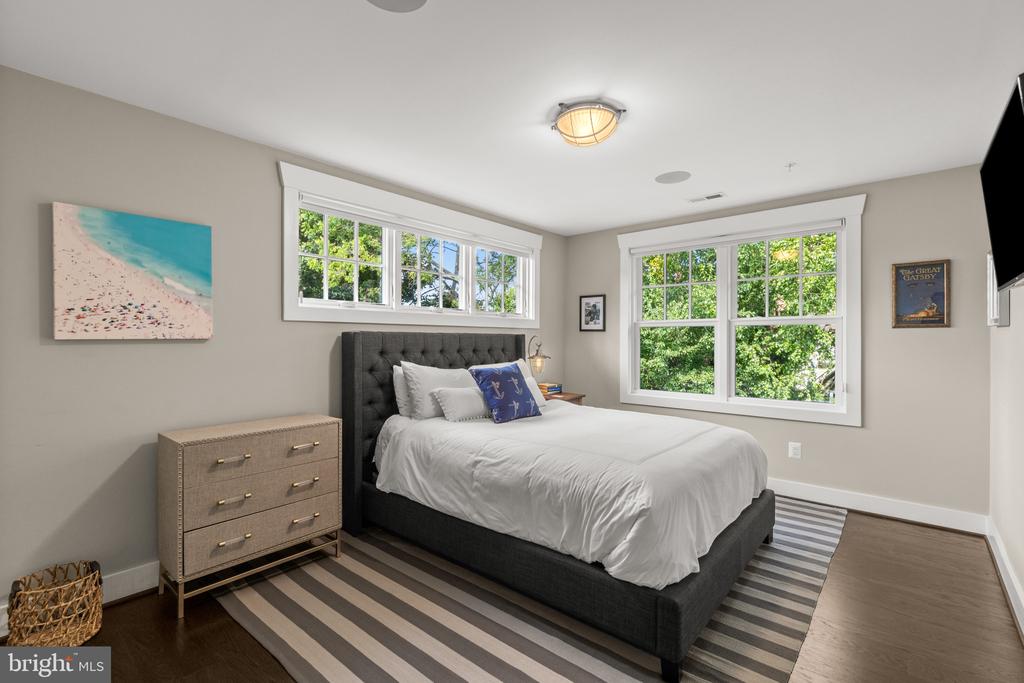 CHARMING RENOVATED EASTPORT CRAFTSMAN | 507 1ST STREET