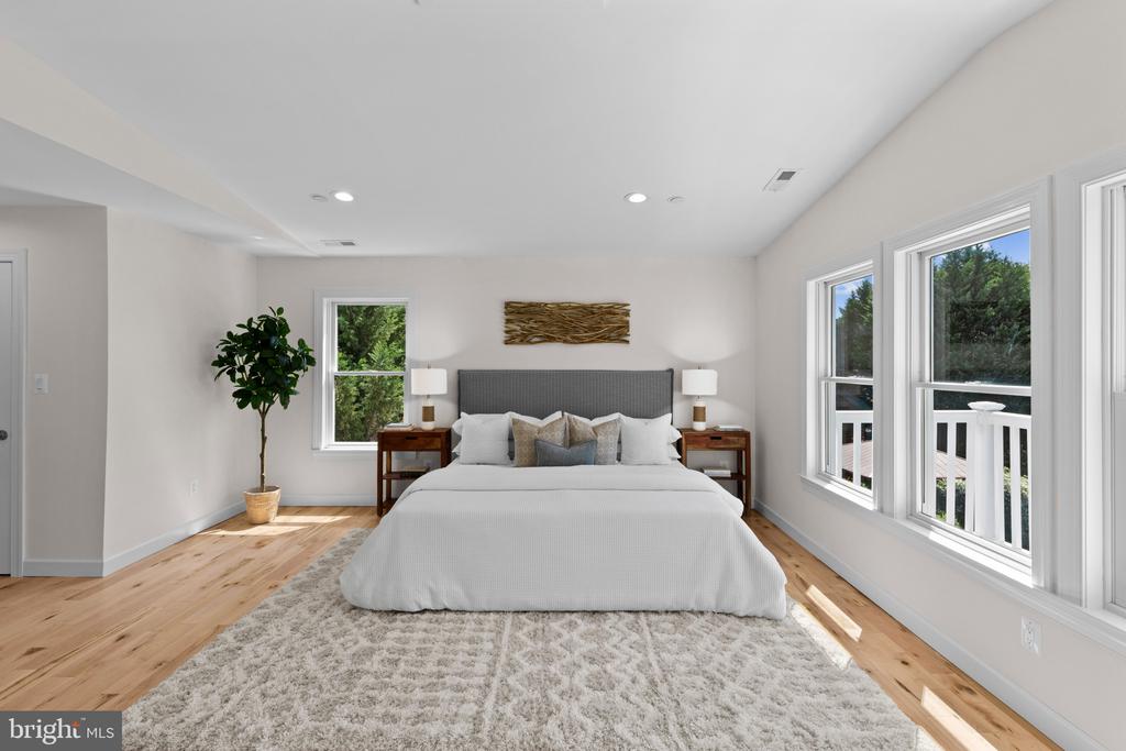 RENOVATED EASTPORT COTTAGE | 400 JEFFERSON STREET