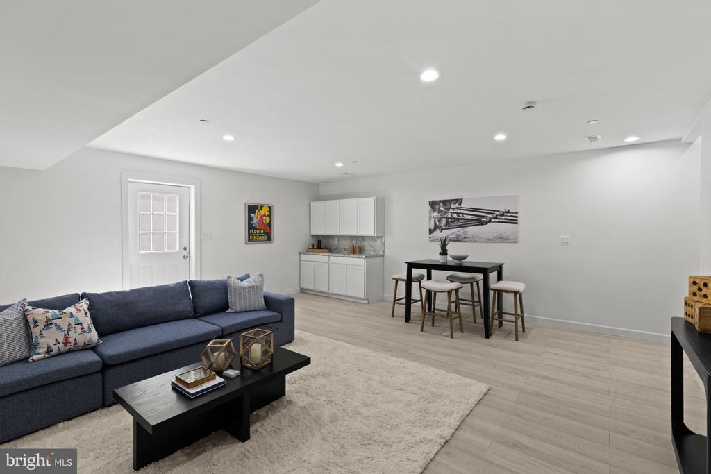 RENOVATED EASTPORT COTTAGE | 400 JEFFERSON STREET