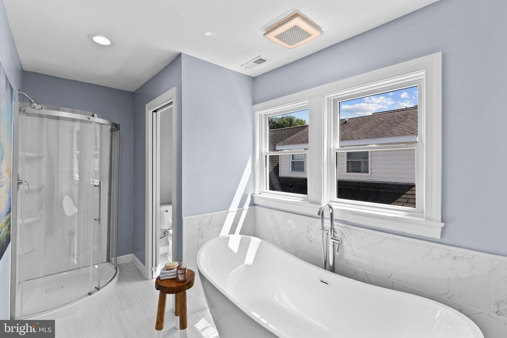 RENOVATED EASTPORT COTTAGE | 400 JEFFERSON STREET