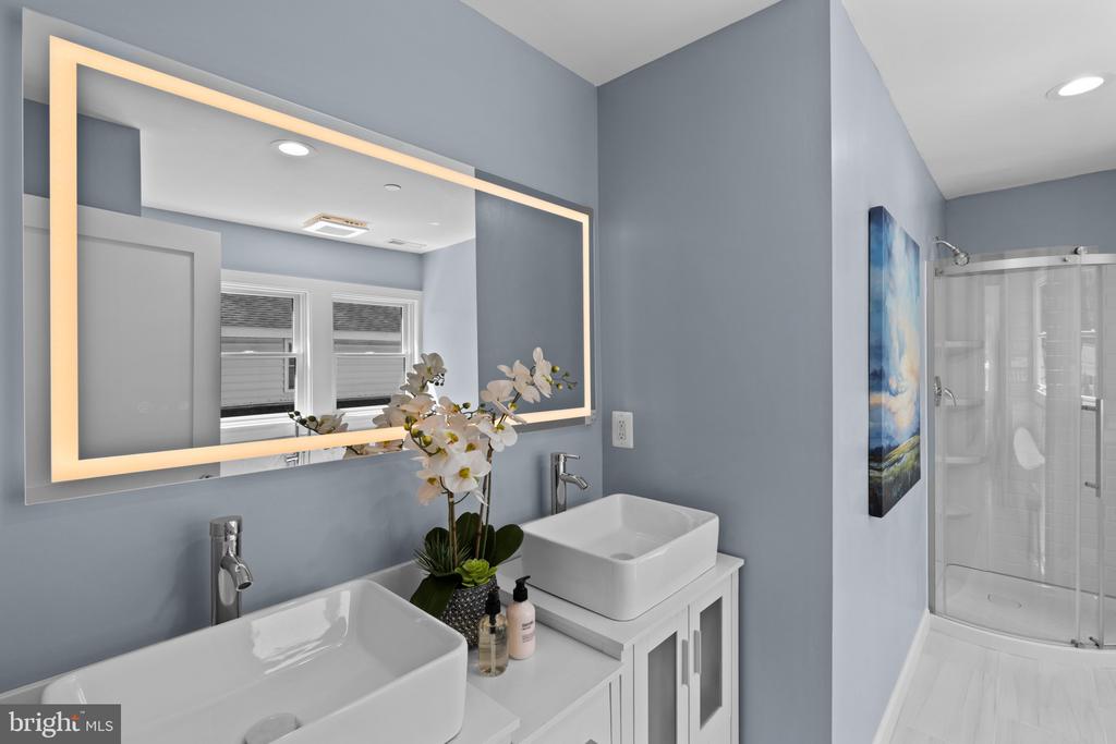 RENOVATED EASTPORT COTTAGE | 400 JEFFERSON STREET